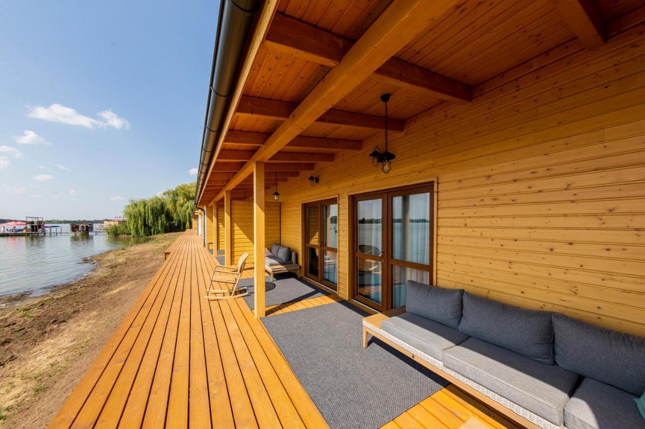 Halfarock Vízi-Erdei Apartmanház Levelek Kültér fotó